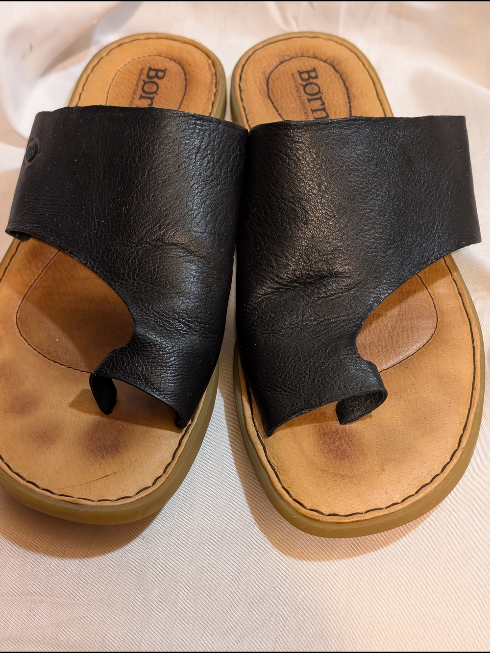 Born Black Leather Toe-Loop Women's Sandals - Picture 5 of 6